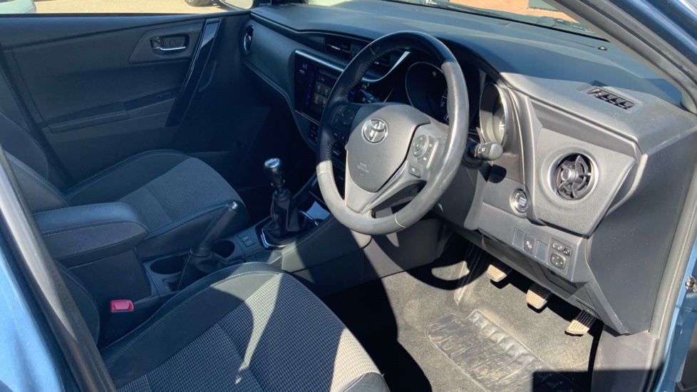 Toyota Auris Excel Blue #12
