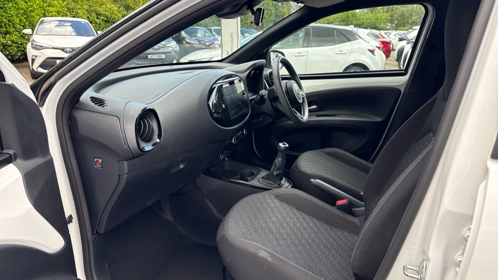 Toyota Aygo X 1.0 Vvt-i Edge Hatchback Euro 6 White #5