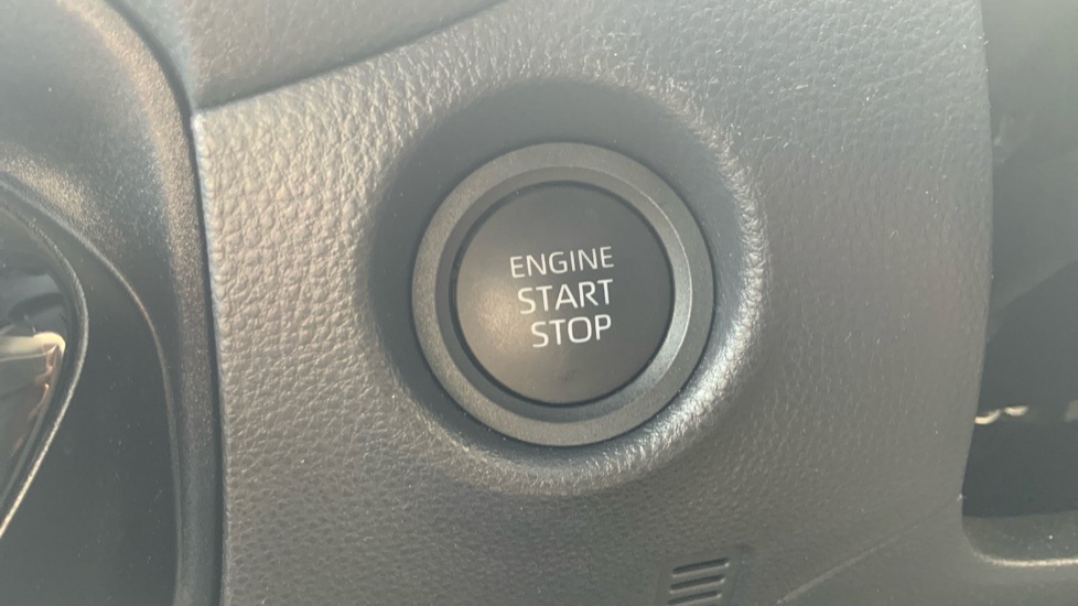 Toyota Aygo X 1L Edge White #16