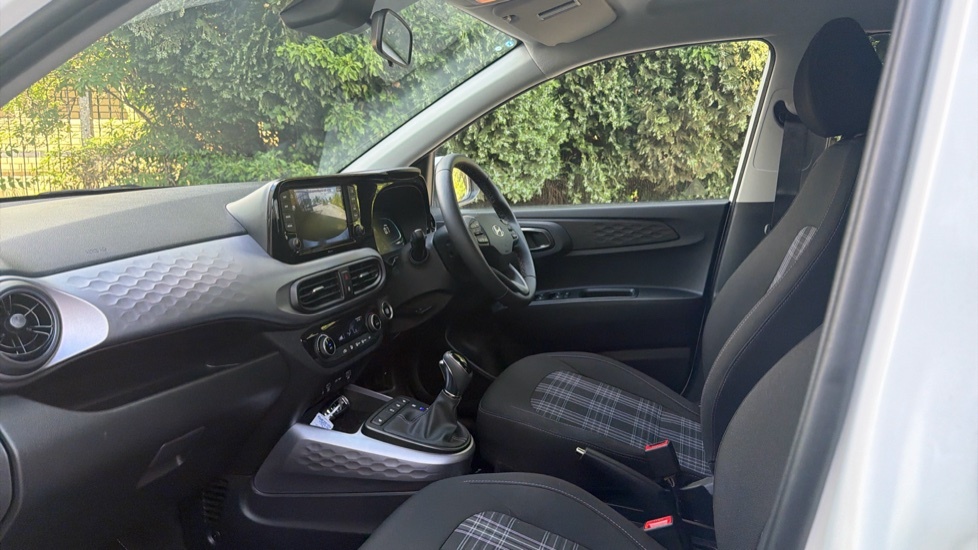 Hyundai I10 I10 Premium 1.2 79Ps Amt My25 White #5