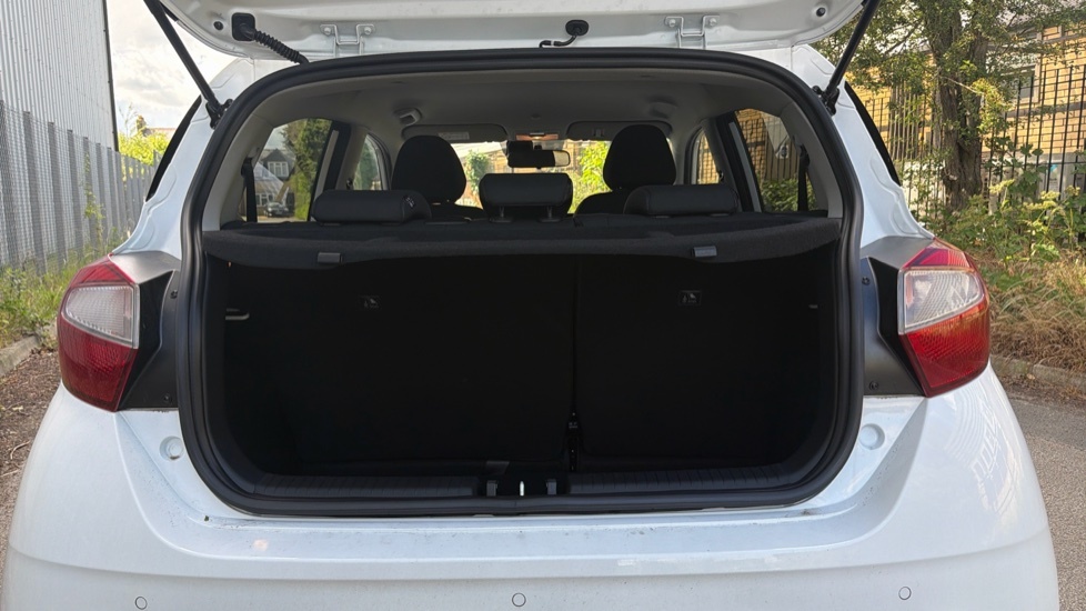 Hyundai I10 Advance Green #13