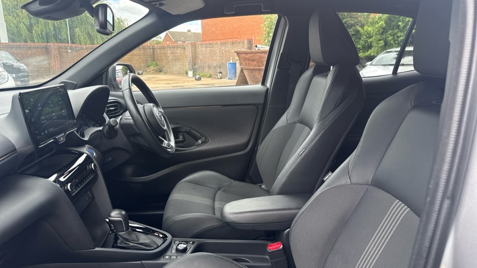 Toyota Yaris Cross 1.5 Vvt-h Dynamic Suv Hybrid E-cvt Awd Silver #5