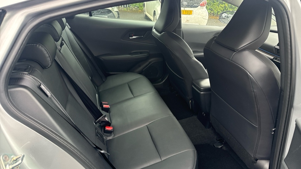 Toyota Prius Excel #8