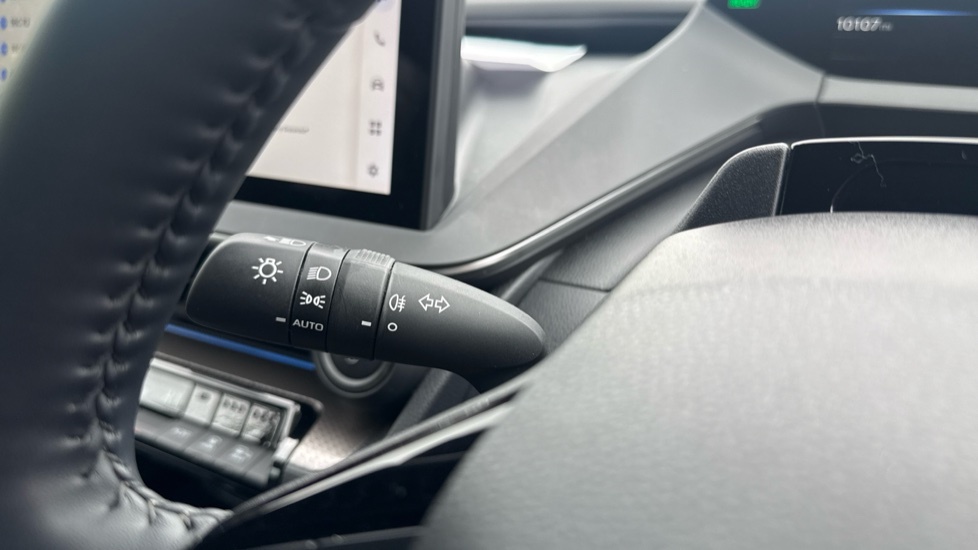 Toyota Prius Excel #36