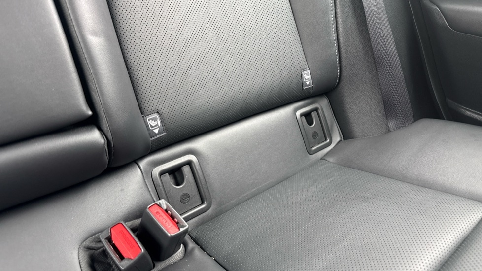 Toyota Prius Excel #14