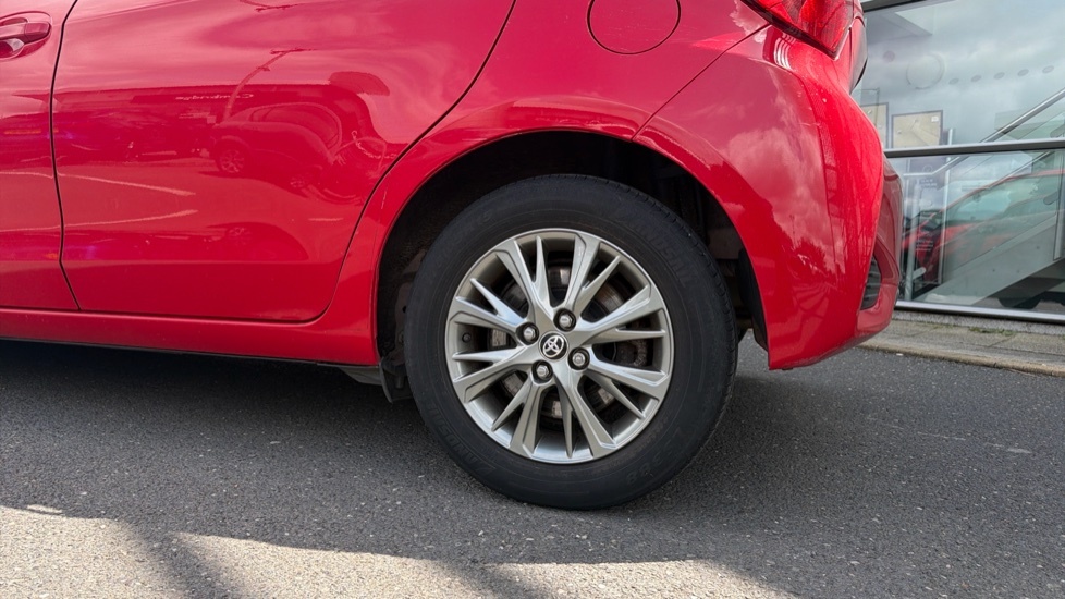 Toyota Yaris Active Red #25