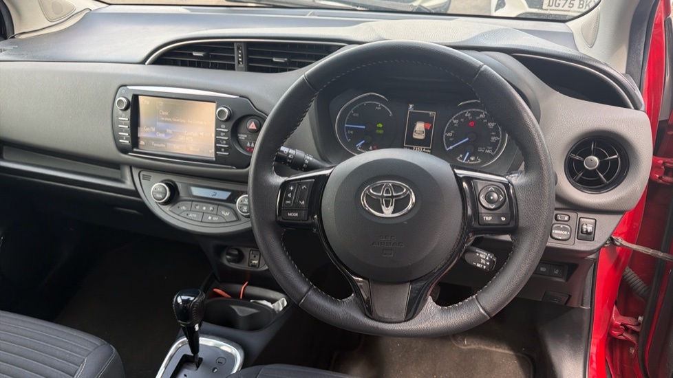 Toyota Yaris Active Red #10