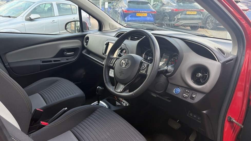 Toyota Yaris Active Red #12