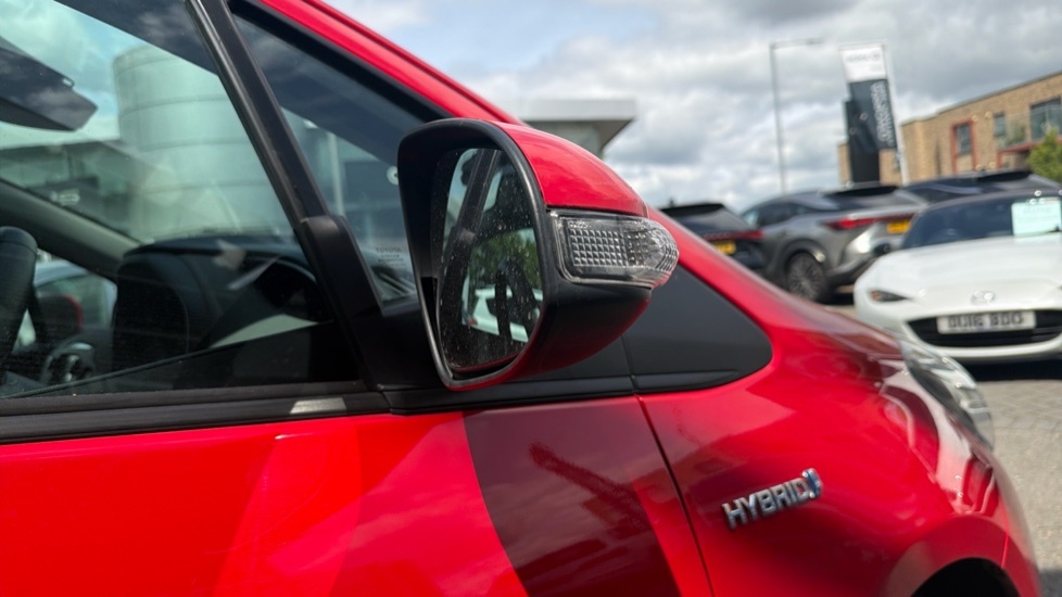 Toyota Yaris Active Red #36