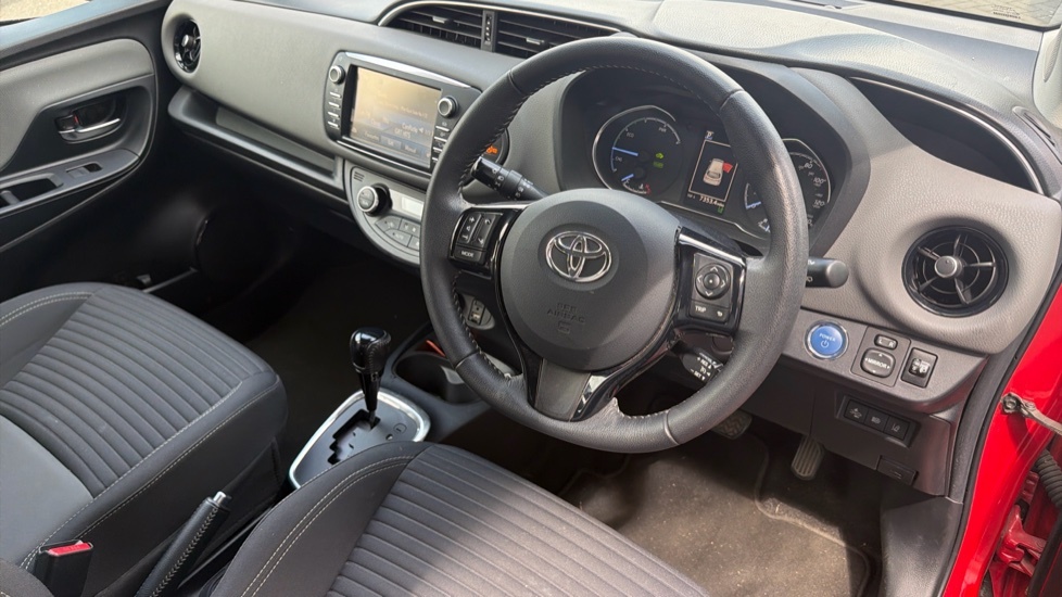 Toyota Yaris 1.5 Vvt-h Icon Hatchback Hybrid E-cvt E Red #6