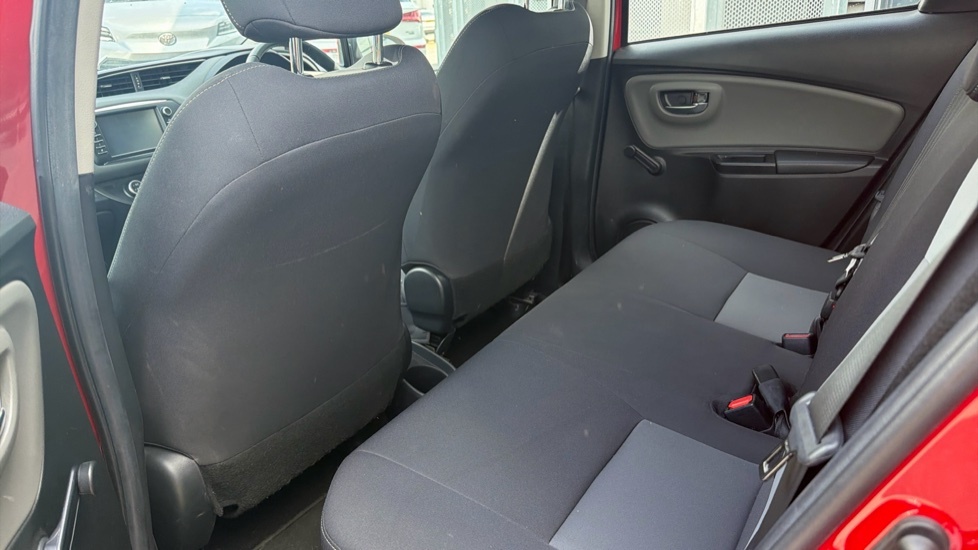 Toyota Yaris Active Red #15