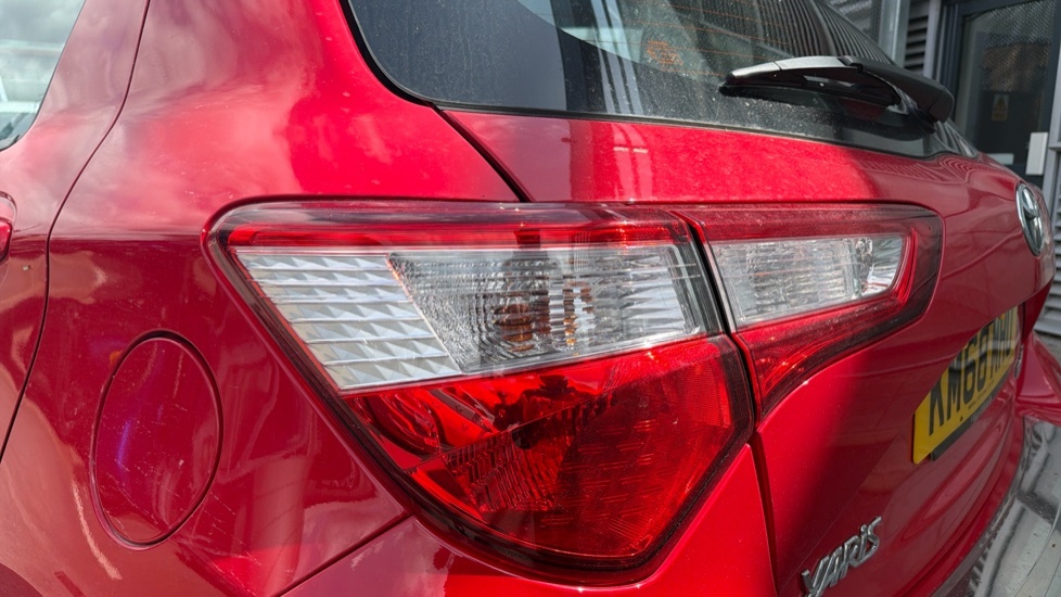 Toyota Yaris Active Red #21