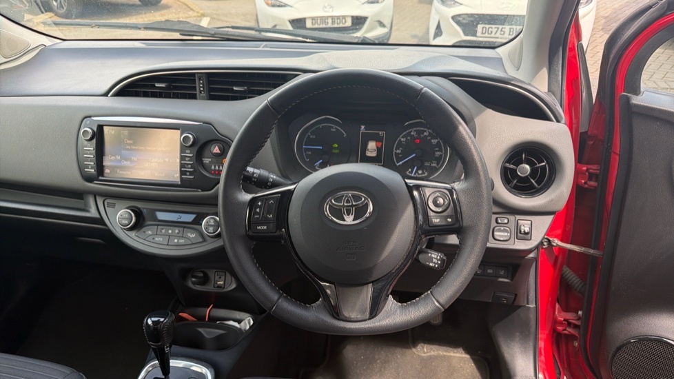 Toyota Yaris Active Red #7