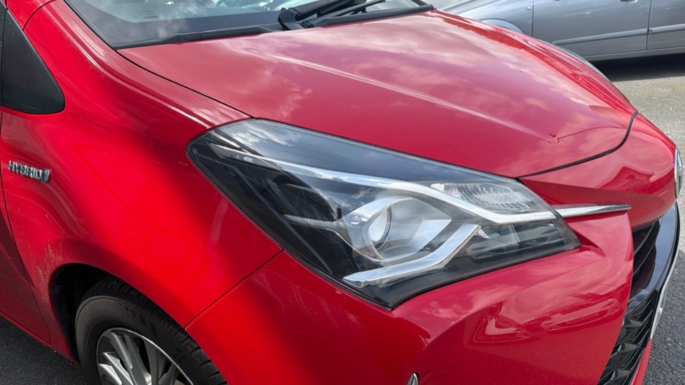 Toyota Yaris Active Red #20