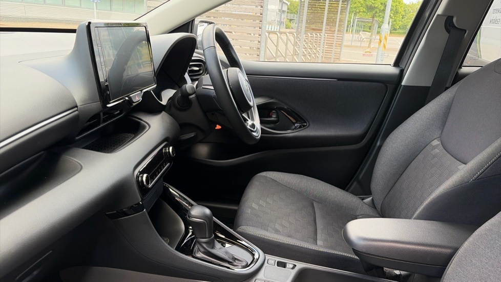 Toyota Yaris 1.5 Vvt-h Design Hatchback Hybrid E-cvt Grey #5