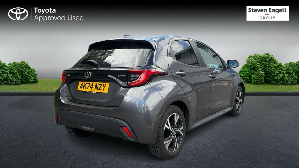 Toyota Yaris 1.5 Vvt-h Design Hatchback Hybrid E-cvt Grey #2