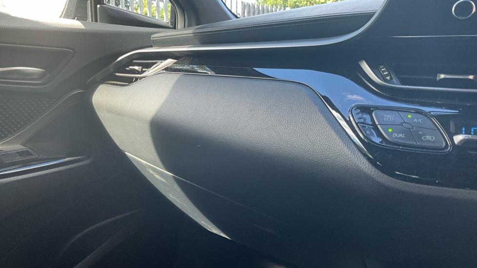 Toyota C-Hr 2.0 Hybrid Excel #27