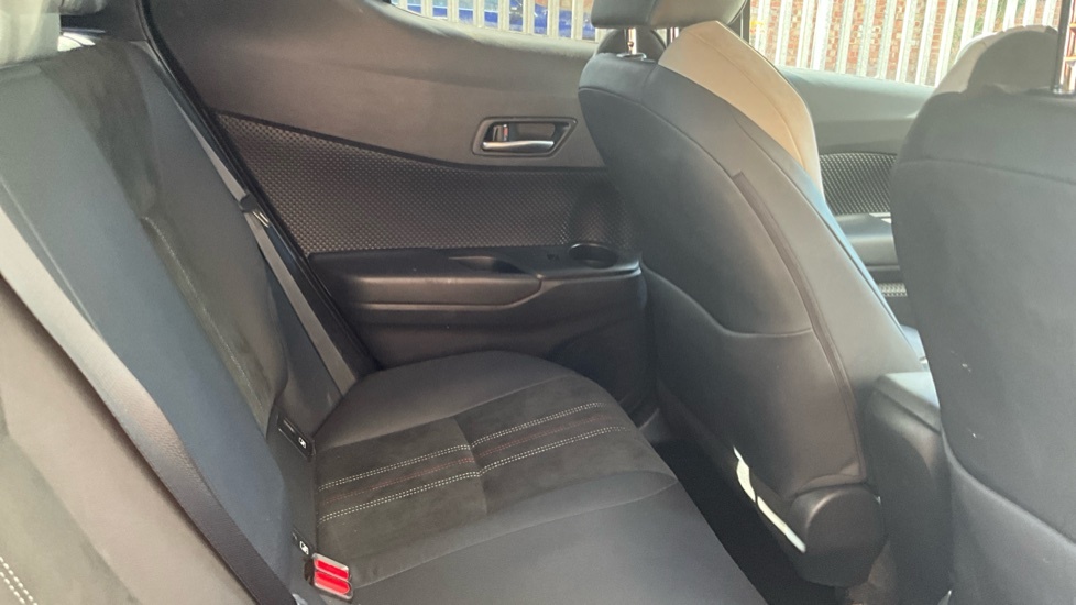 Toyota C-Hr 2.0 Hybrid Excel #8