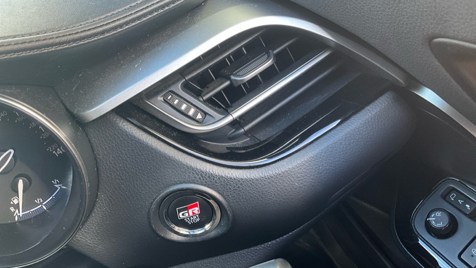 Toyota C-Hr 2.0 Hybrid Excel #16