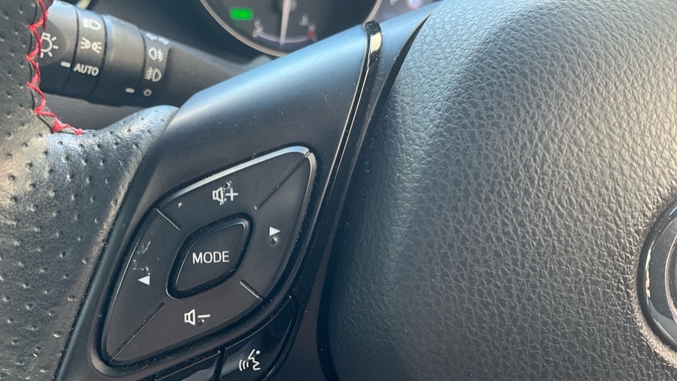 Toyota C-Hr 2.0 Hybrid Excel #32