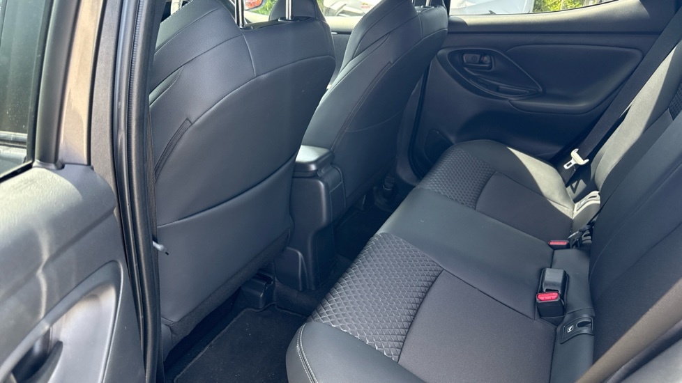 Toyota Yaris Excel Green #15