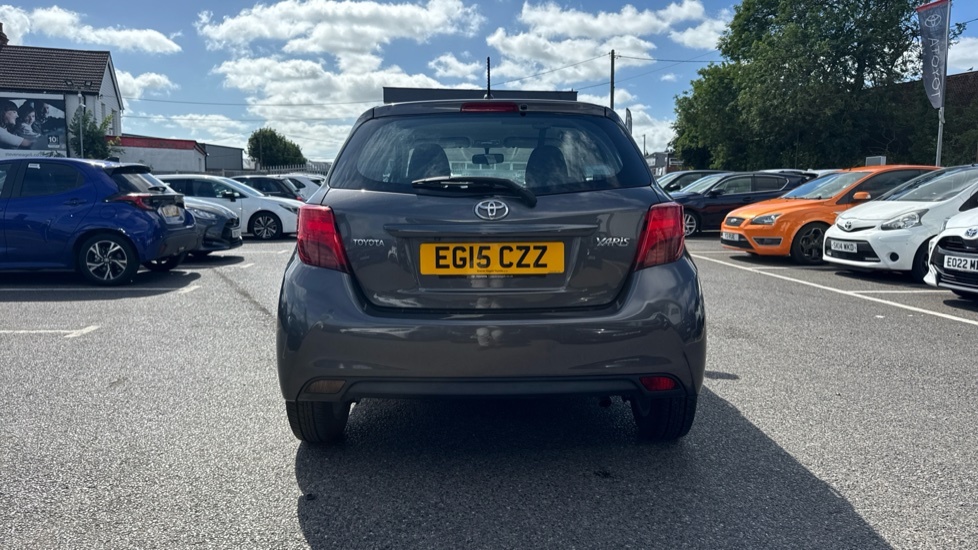 Toyota Yaris Active  #26
