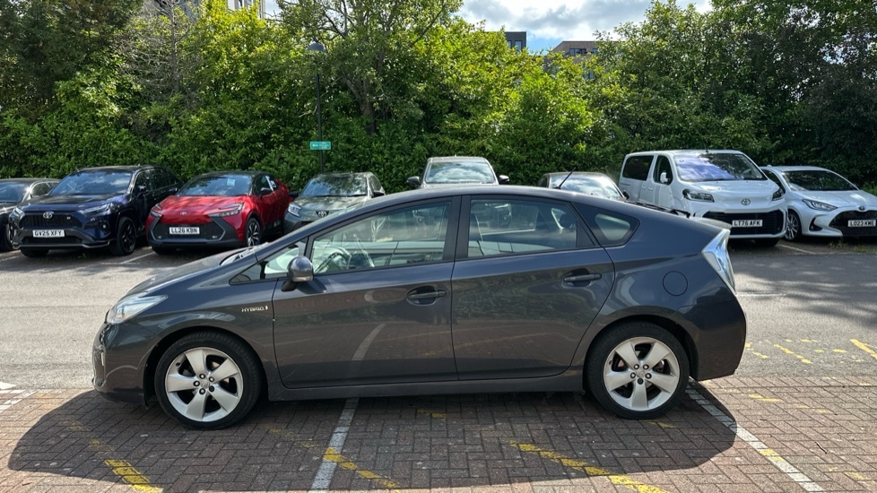 Toyota Prius T3 White #24