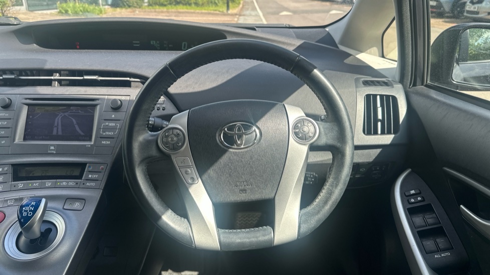Toyota Prius T3 White #7