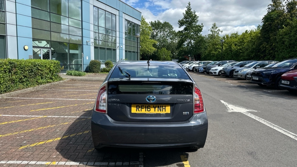 Toyota Prius T3 White #26
