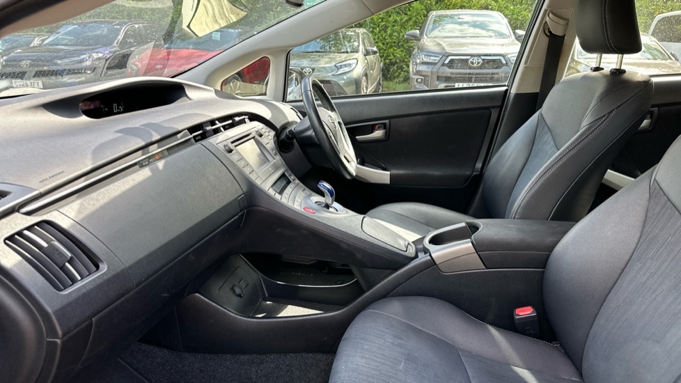 Toyota Prius 1.8 Vvt-h T Spirit Hatchback Hybrid Cvt Grey #5