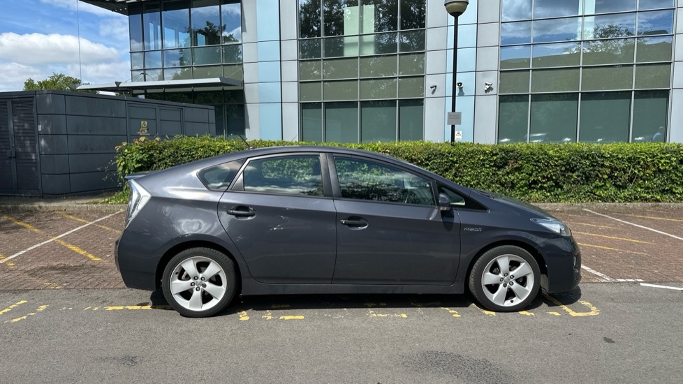 Toyota Prius T3 White #23