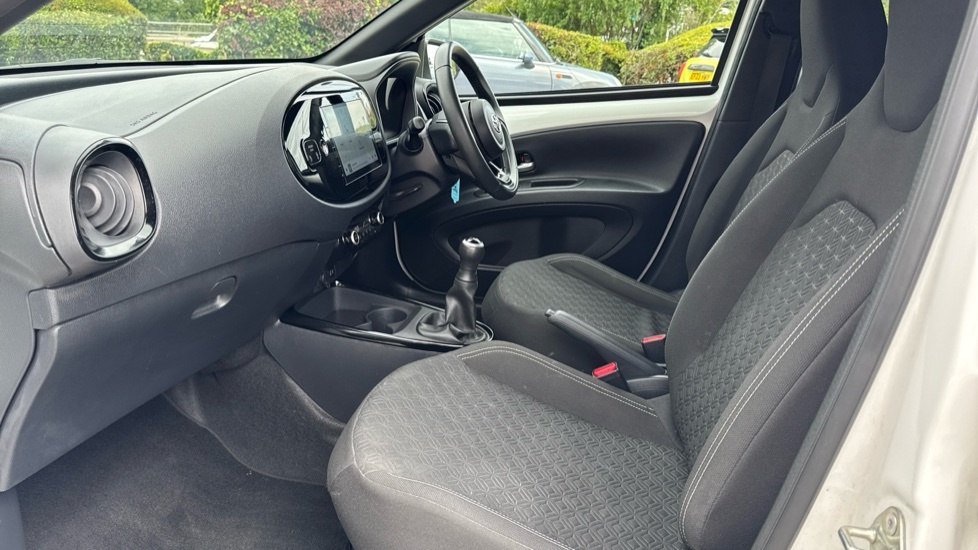 Toyota Aygo X 1.0 Vvt-i Edge Euro 6 Ss White #5