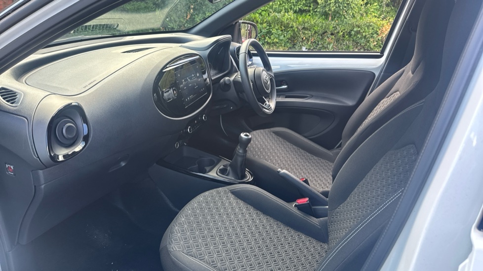 Toyota Aygo X 1.0 Vvt-i Edge Euro 6 Ss White #5