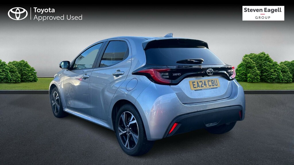 Toyota Yaris 1.5 Vvt-h Design E-cvt Euro 6 Ss EA24CBU Silver #4