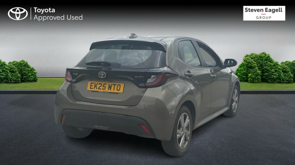 Toyota Yaris Excel Green #2