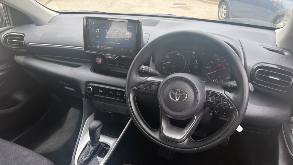 Toyota Yaris Excel Green #7