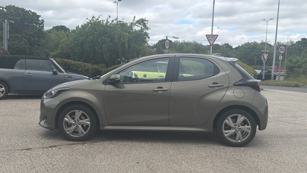 Toyota Yaris Excel Green #24