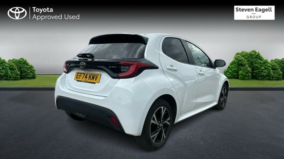 Toyota Yaris 1.5 Vvt-h Design E-cvt Euro 6 Ss EF74KMV White #2
