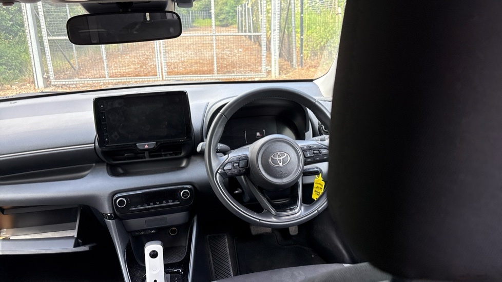 Toyota Yaris 1.5 Vvt-h Design E-cvt Euro 6 Ss White #6