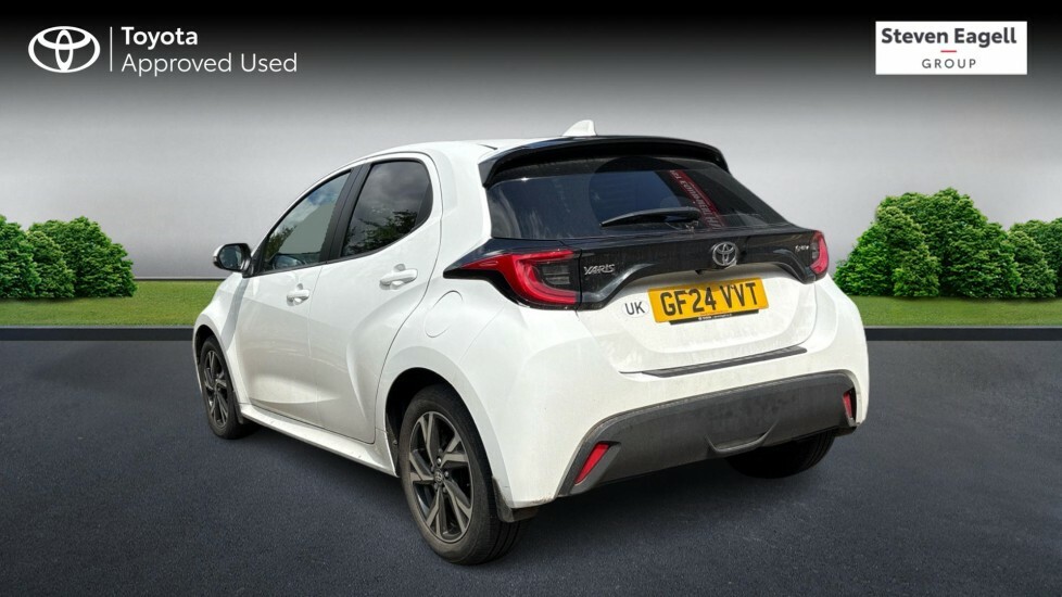 Toyota Yaris 1.5 Vvt-h Design E-cvt Euro 6 Ss White #4