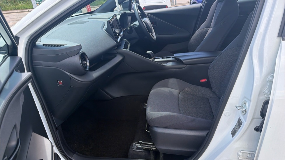 Toyota C-Hr 1.8 Vvt-h Icon Cvt Euro 6 Ss White #5