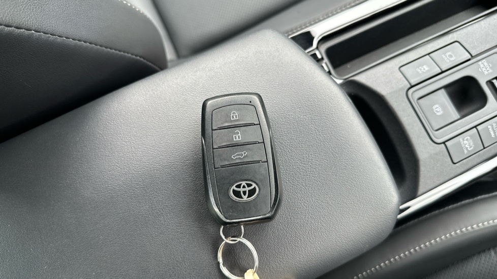 Toyota Prius Excel #27