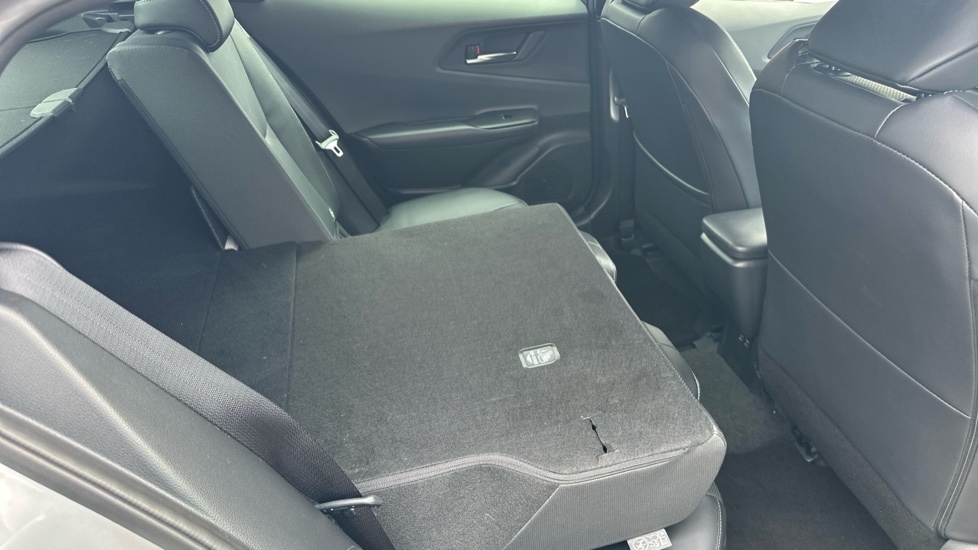 Toyota Prius Excel #18