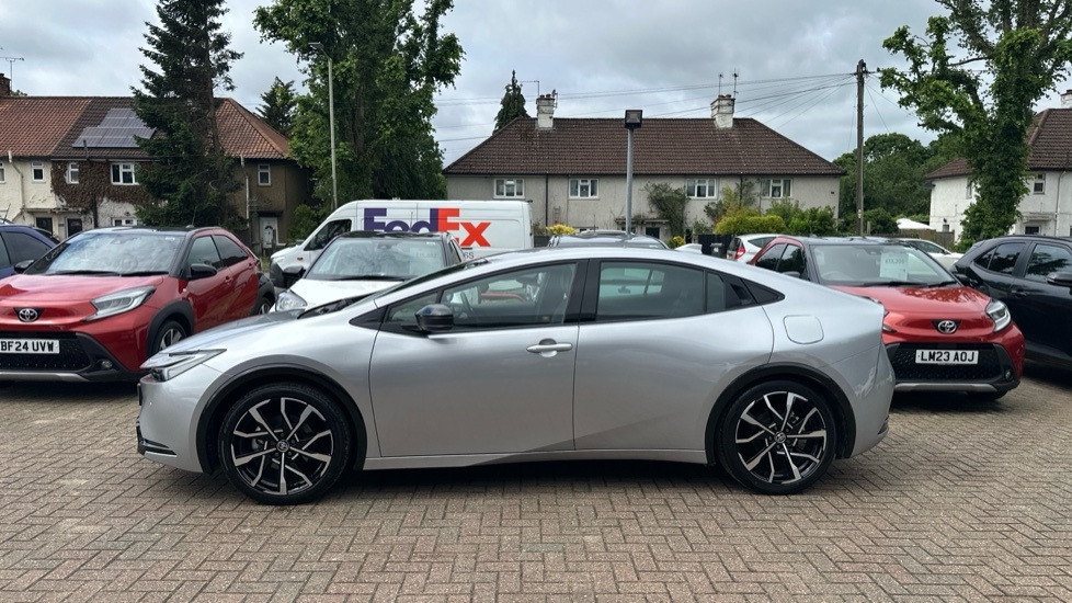 Toyota Prius Excel #24