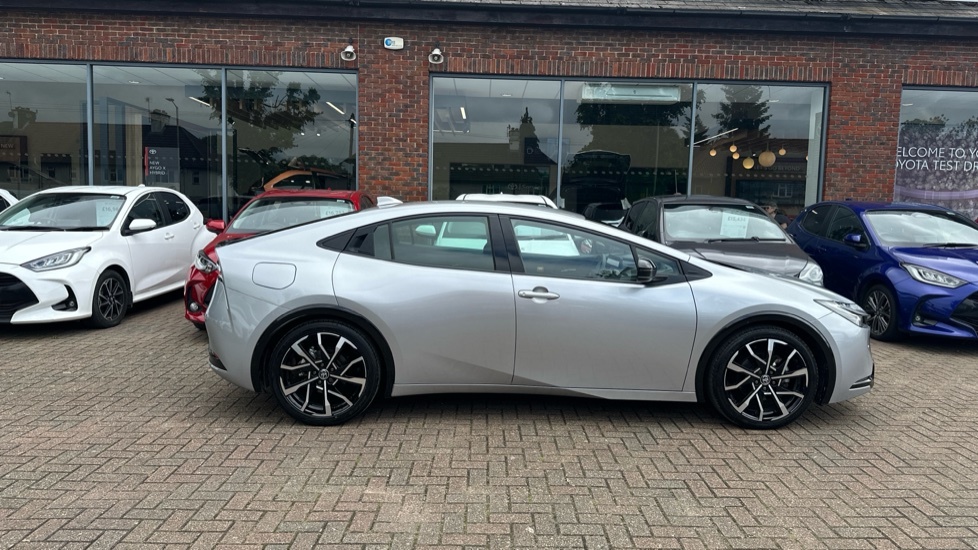 Toyota Prius Excel #23