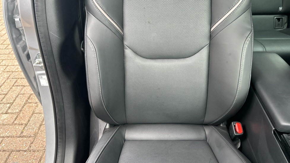 Toyota Prius Excel #14