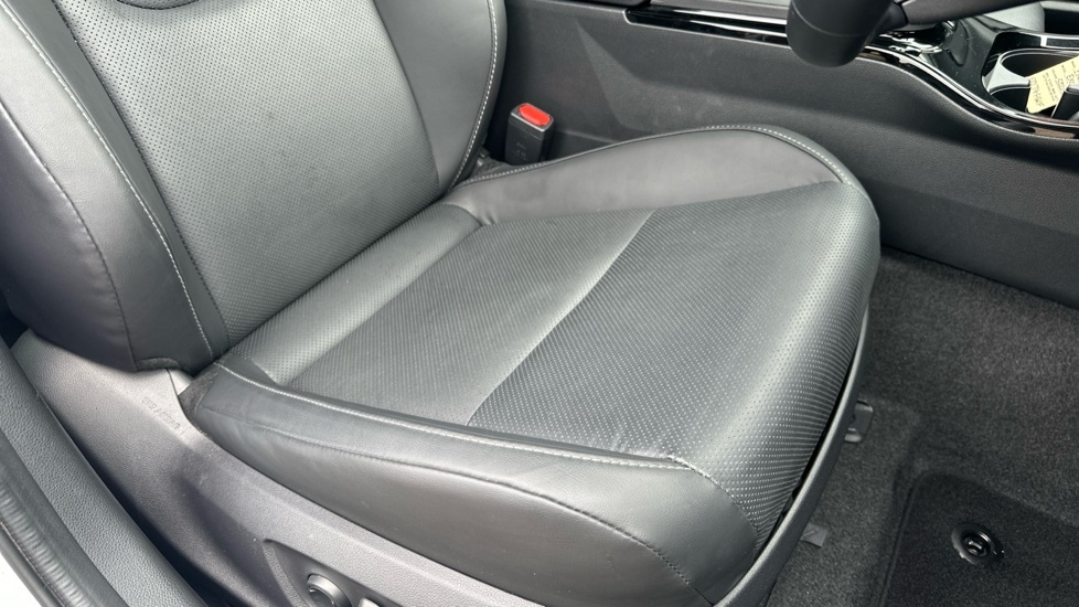 Toyota Prius Excel #17