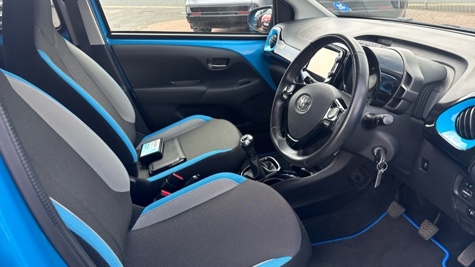 Toyota Aygo Hatchback Silver #12