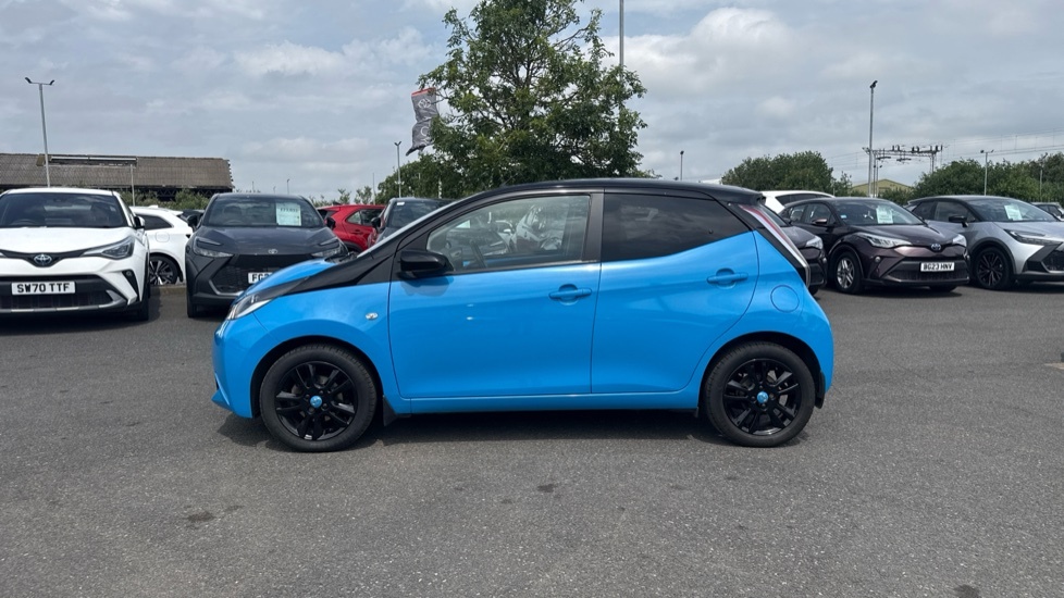 Toyota Aygo Hatchback Silver #24