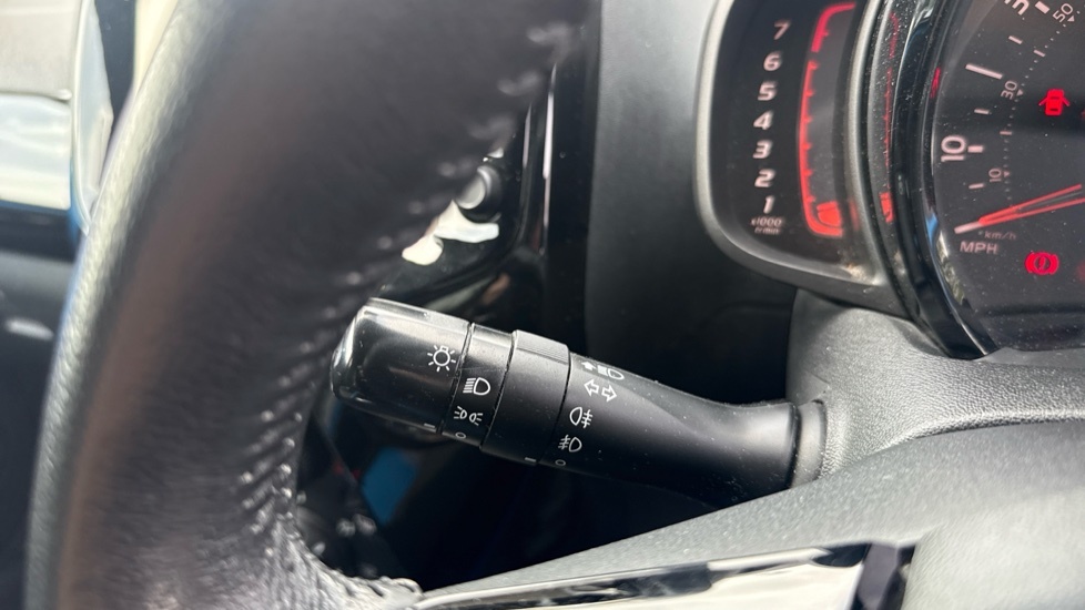 Toyota Aygo Hatchback Silver #35